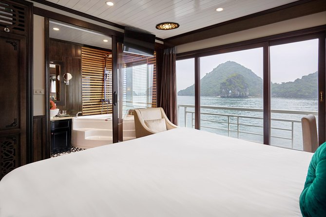 Overnight Luxury 5 Star Alisa Cruise with Meals, Kayak or Bamboo Boat - Lunch begins the first afternoon