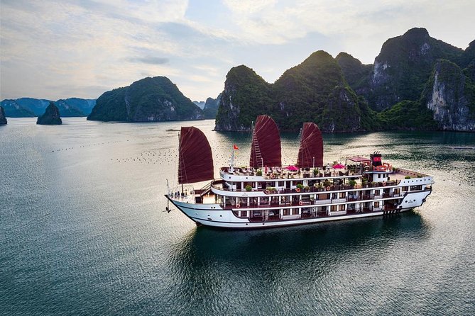Overnight Luxury 5 Star Alisa Cruise with Meals, Kayak or Bamboo Boat - Ti Top Island and the limits of the timetable