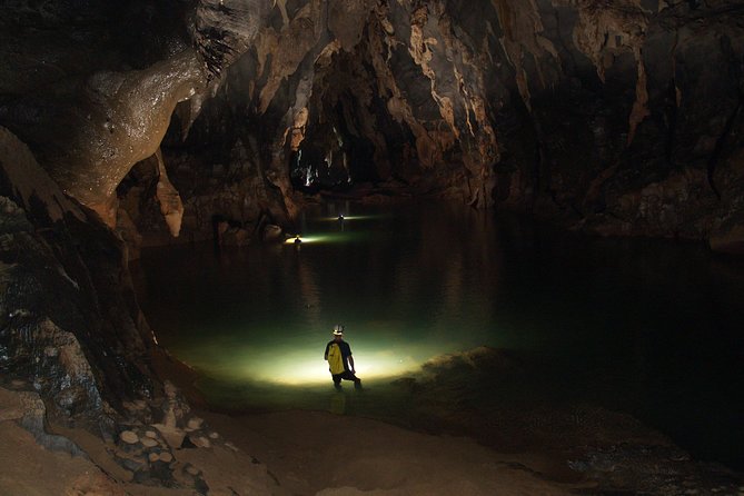 Paradise Cave & Dark Cave All-Inclusive 1-Day - Paradise Cave: a scenic start with some uphill walking