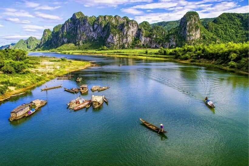 Phong Nha: Cave Exploration and Zipline Dark Cave Tour - Why this eight-hour Phong Nha tour works
