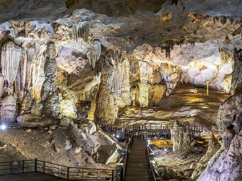 Phong Nha/Dong Hoi: Phong Nha Cave and Paradise Cave Tour - Key points