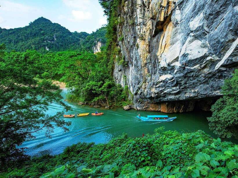 Phong Nha/Dong Hoi: Phong Nha Cave and Paradise Cave Tour - The early pickup from Dong Hoi or Phong Nha