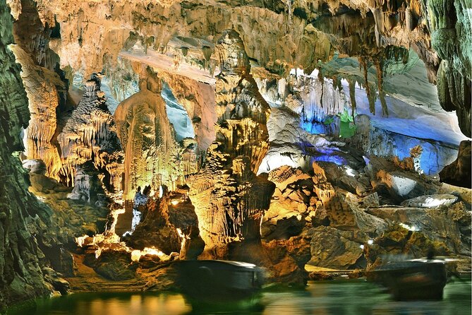 Phong Nha & Paradise Cave - 1 Day All Inclusive - Phong Nha Cave by dragon boat