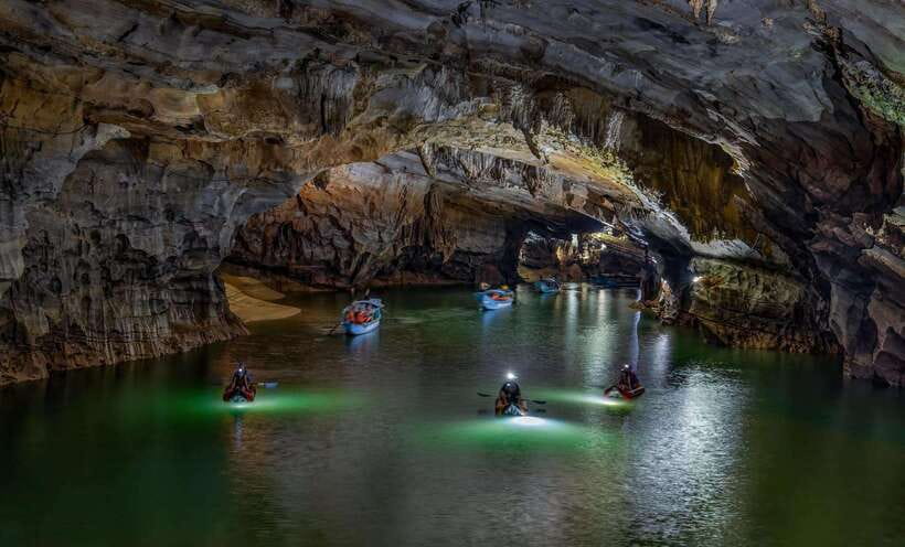 Phong Nha: Phong Nha Cave Expedition 4.5 km by Kayak - Learning to kayak before the darkness