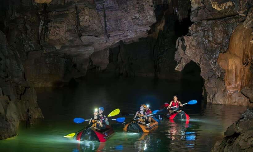 Phong Nha: Phong Nha Cave Expedition 4.5 km by Kayak - A picnic lunch underground