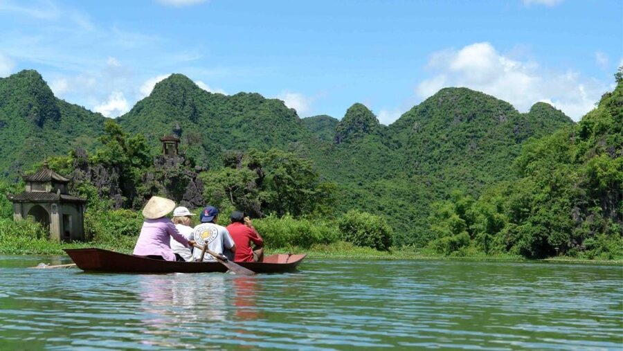 Private Car/Bus Renting Hanoi - Ninh Binh - Halong - Sapa... - What to bring and what to expect