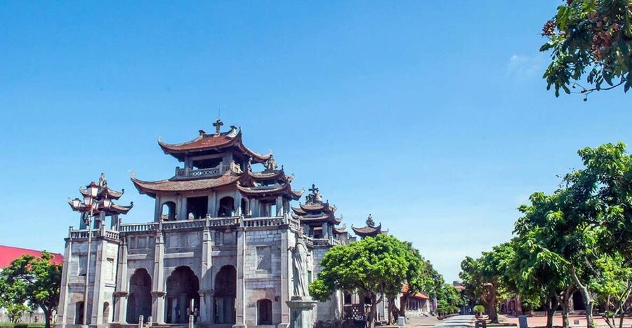Private Car/Bus Renting Hanoi - Ninh Binh - Halong - Sapa... - Why this northern Vietnam day trip is different