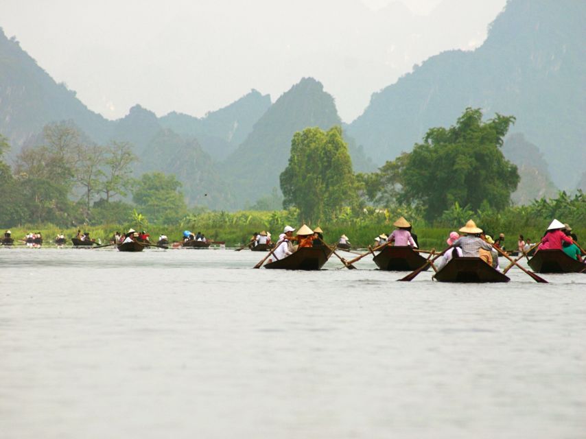Private Car/Bus Renting Hanoi - Ninh Binh - Halong - Sapa... - Local lunch before the Mua Cave climb