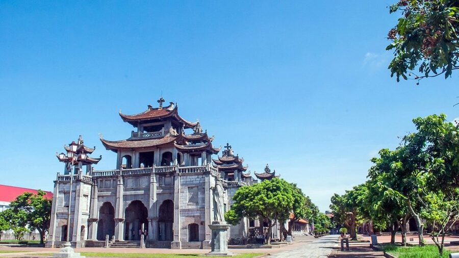 Private Car/Bus Renting Hanoi - Ninh Binh - Halong - Sapa... - Phat Diem Cathedral and its Vietnamese design
