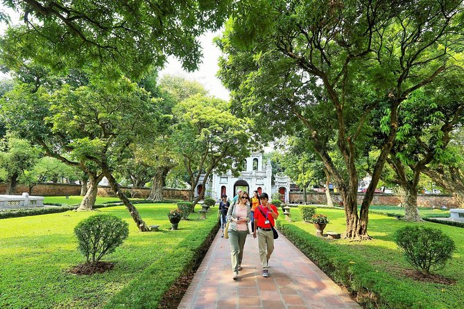 Private Crowd Free Hanoi: Morning Highlights of the City Experience - Hoan Kiem Lake and Ngoc Son Temple provide the prettiest pause