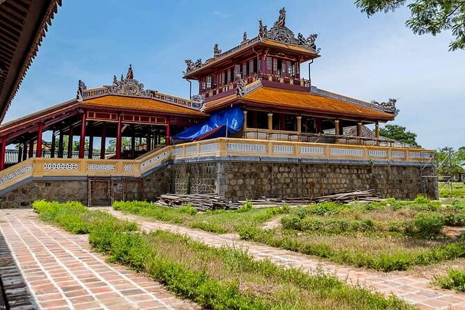 Private Full-Day Tour of Hue from Da Nang or Hoi An City - What the guide adds to the day
