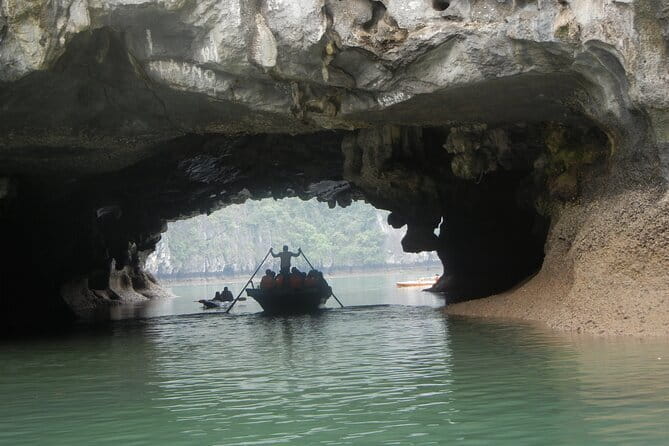 Private Full-Day Tour to Halong Bay from Hanoi - Guide, vehicle, and group comfort