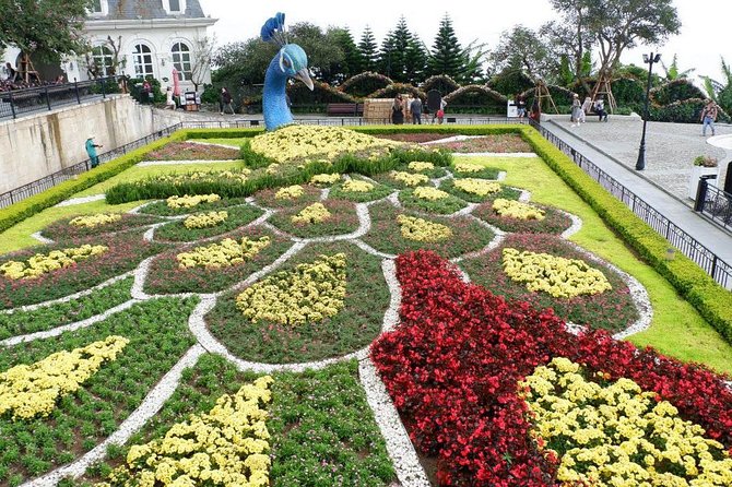 Private guided Sunworld Ba Na Hills & Golden Hands Bridge - French Village and the old resort idea