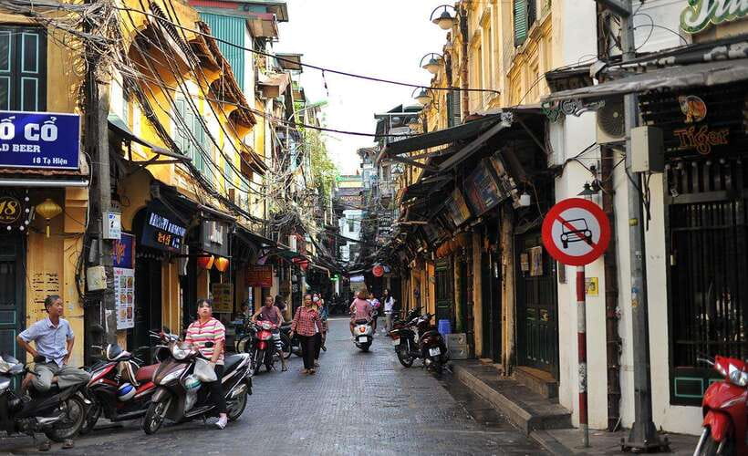 Private Hanoi Walking Tour with visit Train Street - Should you book it?