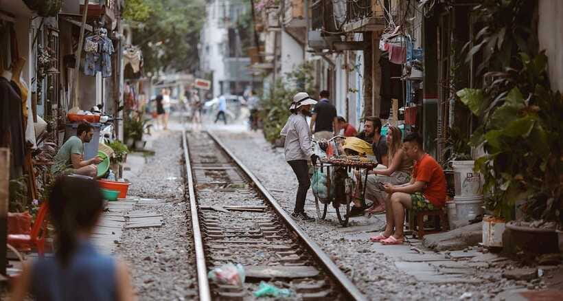 Private Hanoi Walking Tour with visit Train Street - Who should choose this Hanoi walk?