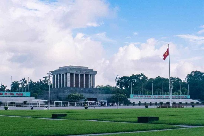 Private LUXURY Hanoi City Full day guided tour - Hoan Kiem Lake, Ngoc Son Temple, and the Old Quarter