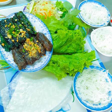 Private Street Food Evening Walking Tour in Ho Chi Minh City - What the private format adds