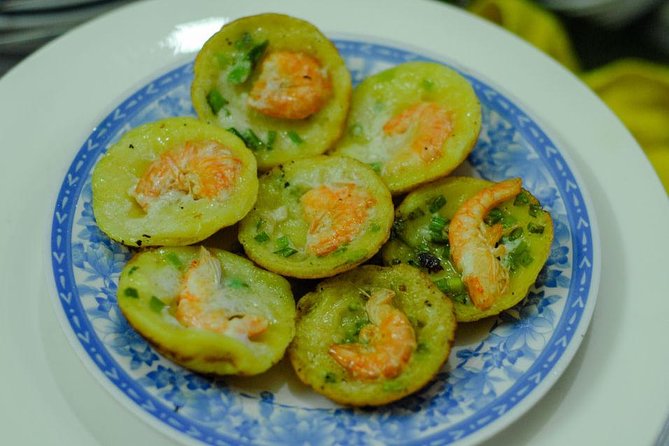 Private Street Food Motorbike Tour in Ho Chi Minh City - Guides make the difference on this tour