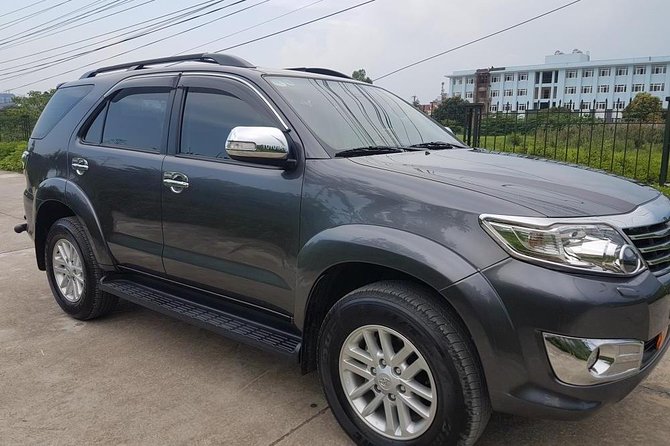 Private transfer between Hanoi Airport (HAN) and Hanoi Old Quarter - Finding your driver at Noi Bai Airport