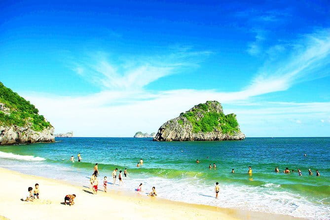 Private transfer Ninh Binh <=> Halong One Way (Free Hotel Pickup) - Clean vehicles and a simple ride