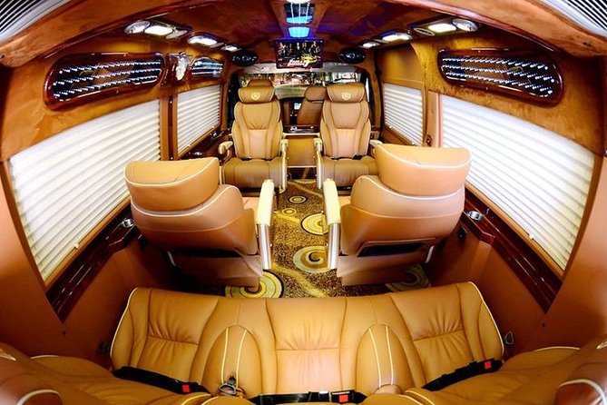 Private Transfers Hanoi <=> Halong One Way by Limousine Vehicles - The road journey and possible break