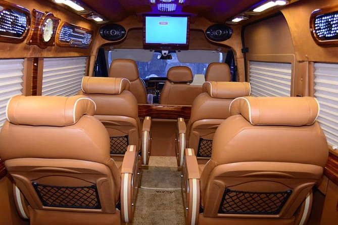 Private Transfers Hanoi <=> Halong One Way by Limousine Vehicles - Service standards and the mixed practical picture