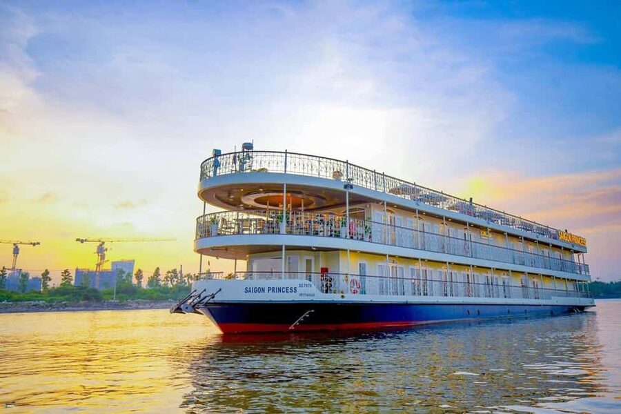 Saigon Dinner On Cruise Tour With Private Table - Dinner with city lights on the Saigon River