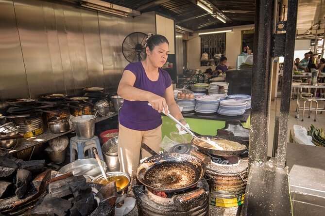 Saigon Night Bites on Foot: Local Vendors, Stories & Sweet Finish - The alley coffee stop