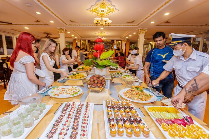 Saigon River Dinner Cruise: Buffet, Set Menu, Fine Dining (3hrs) - Choosing between buffet, family-style, and plated dinner