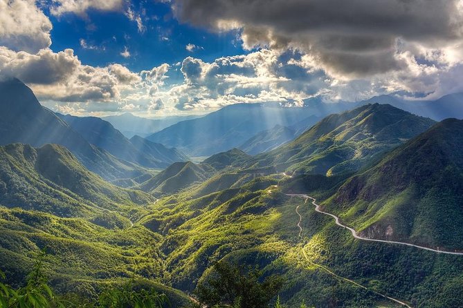 Sapa 2 Days 1 Night From Hanoi - Overnight in Hotel - The early bus from Hanoi to Sapa