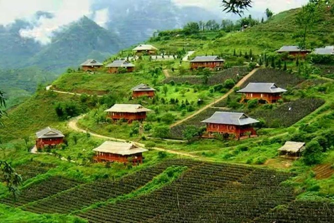 Sapa 3 Days 2 Nights Trekking Tour From Hanoi (2 Nights in Hotel) - The four-hour walk through Muong Hoa