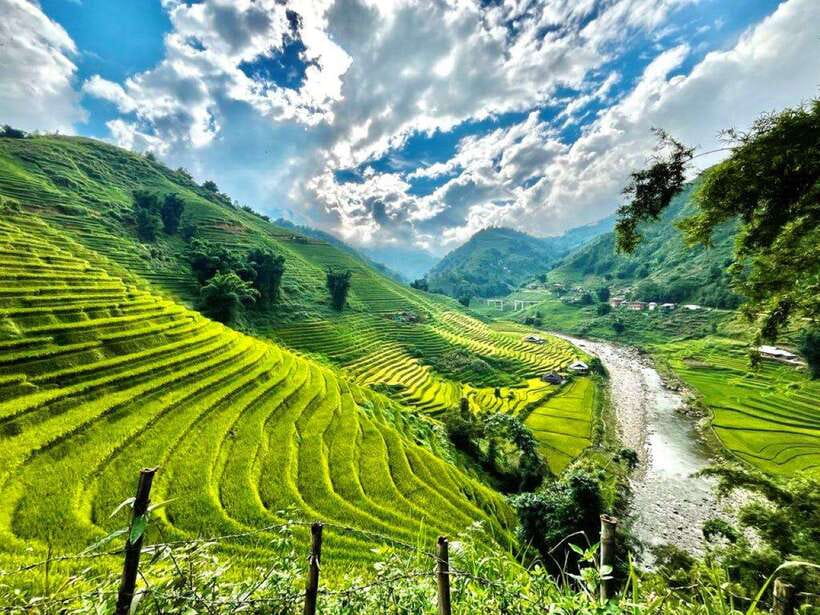 Sapa Trekking Bargains With Local Guide - The guides make the cultural side work