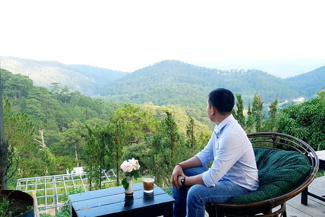 Scented Candle Workshop in Twin Beans Farm Da Lat - Adding Coffee to the Visit