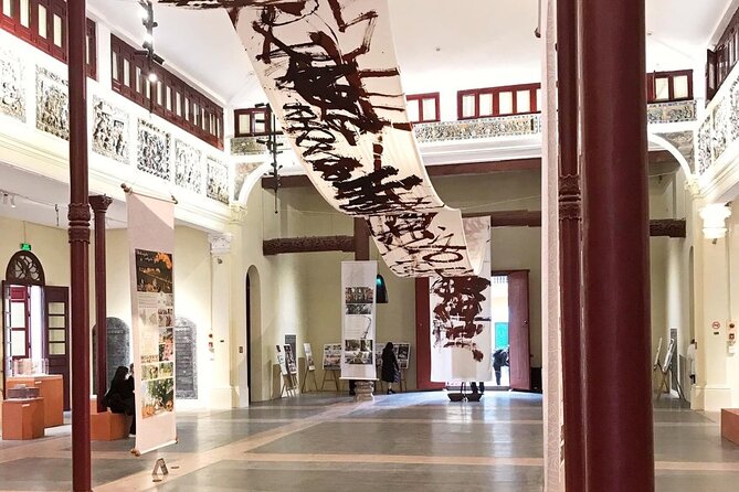Small Group Half-day Hanoi City Tour with Train Street Visit (4h) - Hoa Lo Prison deserves the longest look