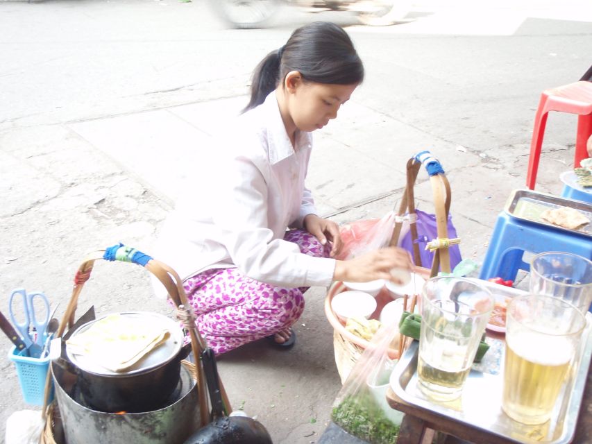 Street Food Tour Hanoi and Train Street Experience - What the three-hour route feels like
