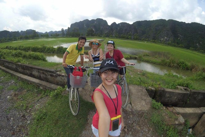 Tam Coc Ninh Binh - Hoa Lu - Deluxe Daily group Tour - Why Tam Coc makes the long day worthwhile