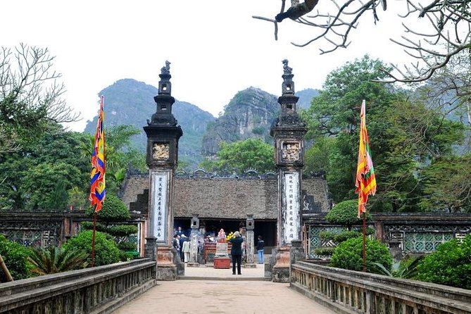 Tam Coc Ninh Binh - Hoa Lu - Deluxe Daily group Tour - Cycling through the Ninh Binh countryside