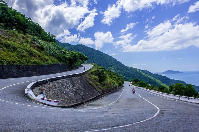 Top Gear Hai Van Pass between Hoi An or Da Nang to Hue - Hai Van Pass is the ride you are paying for