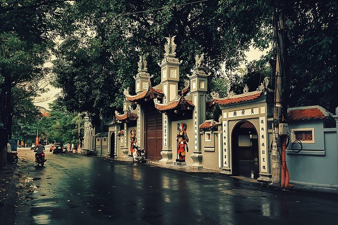 Tour Package Hanoi City - Halong Bay 2 Days 1 Night - The 3.5-hour road to Halong Bay