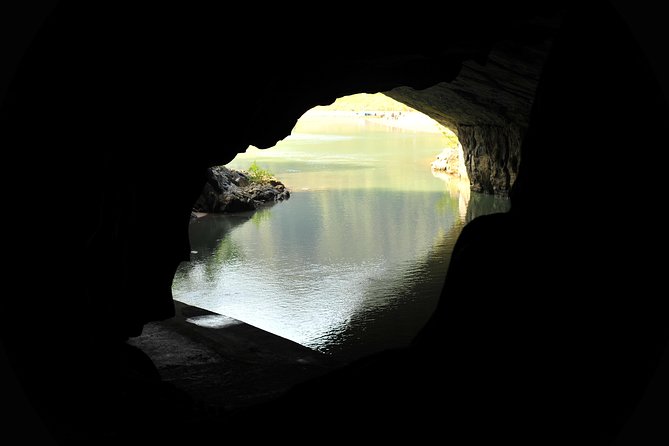 TOUR TO THE CAVES - Paradise & Dark caves from Dong hoi city - The short transfer and Vietnamese lunch