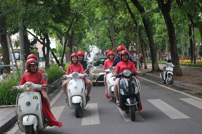 Vespa City Tour &Train Street Female With Ao Dai Riders 4,5 Hours - Markets, West Lake, and Tran Quoc Pagoda