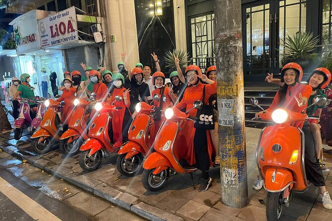 Vespa Female Ao Dai riders Night Street Food + See Train Street - 6:00 p.m. in the Old Quarter