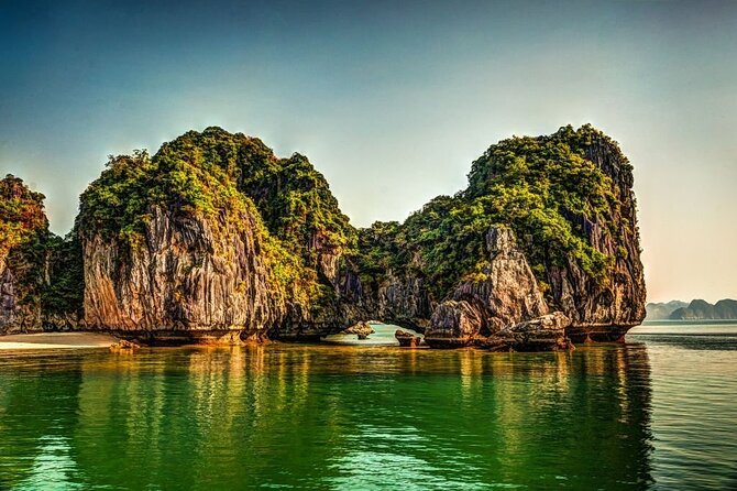 What a great combination, day cruise and night kayak with glowing biolumenescent - Vietnamese food around midday